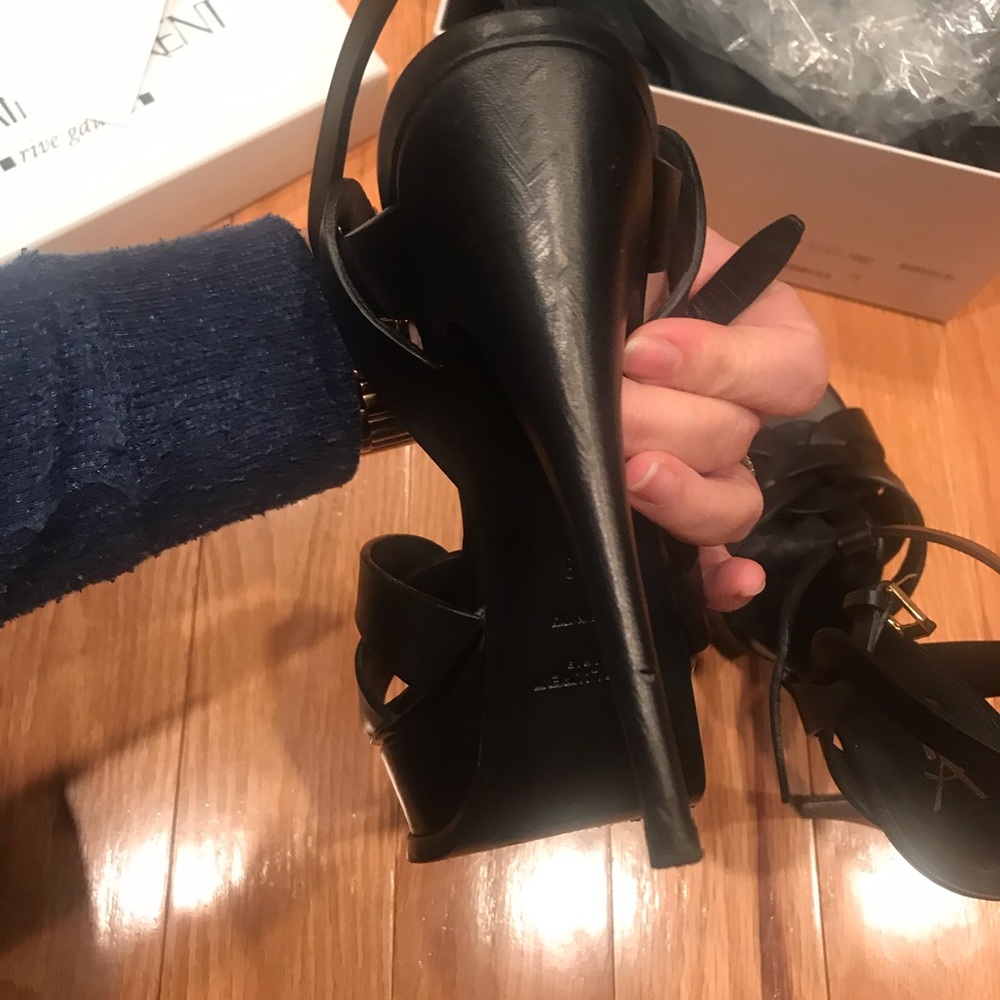 Sandals - Picture 6 of 8